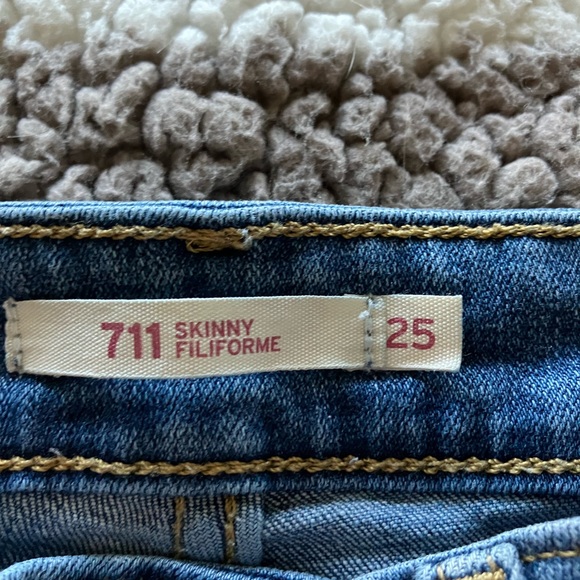 Levi skinny jeans - Picture 3 of 5